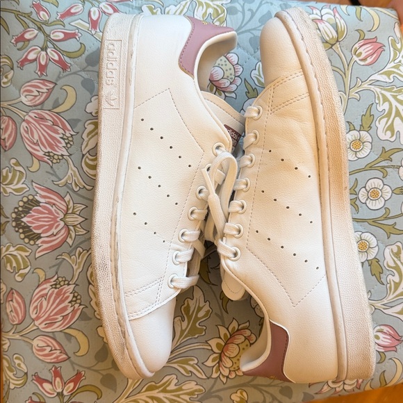 Adidas Women's Stan Smith White Sneakers with Rose Gold Heel Tab Size 9 - Picture 9 of 9